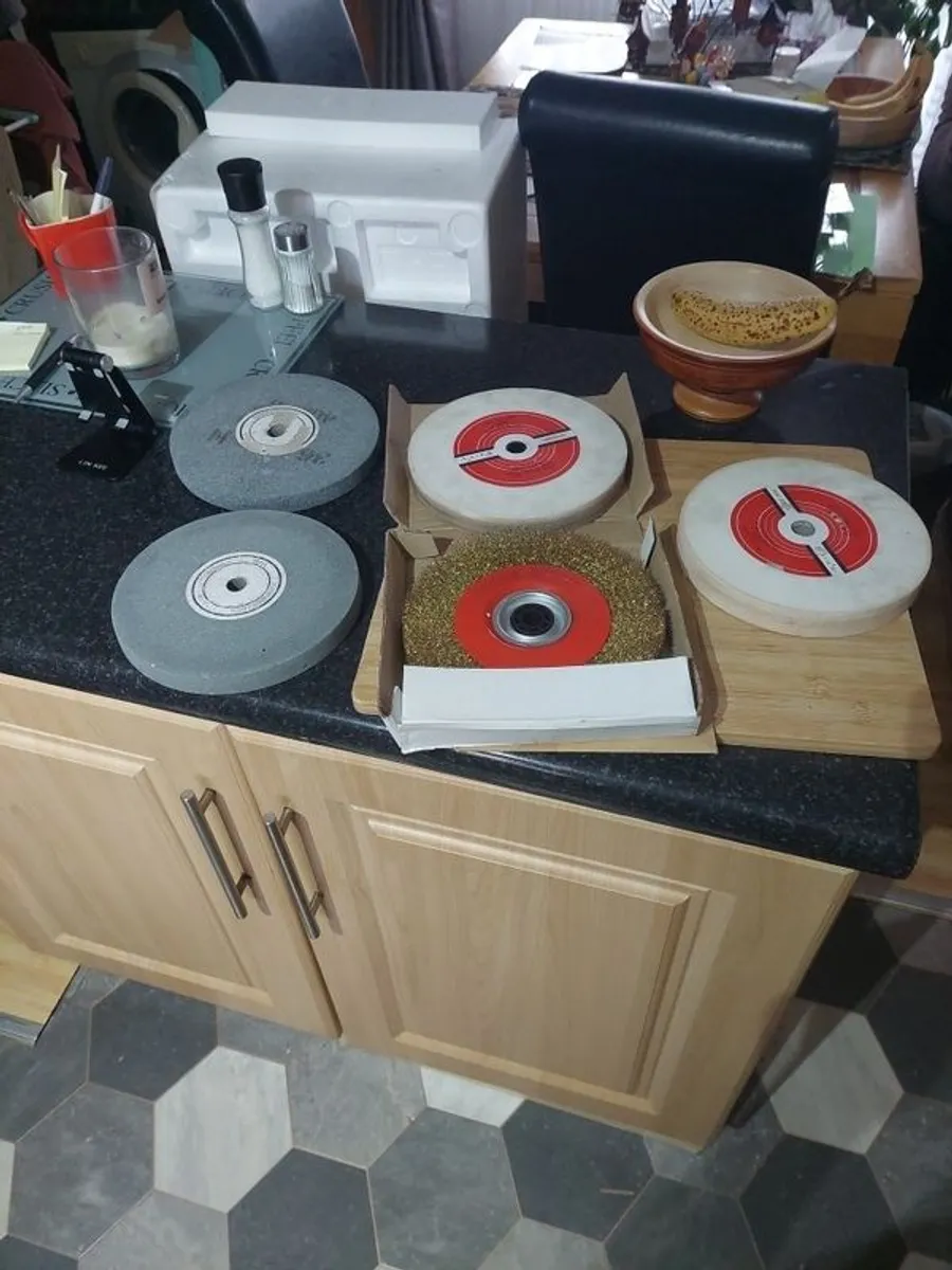 ston and aluminium oxide 8 inch wheels plus new wire wheek - Image 2