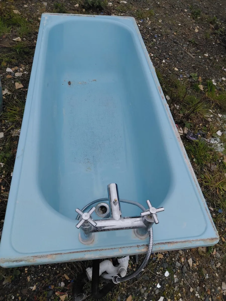 Retro Bath,toilet,sink and pedastal - Image 4