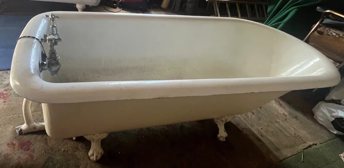Elegant Antique Original Cast-Iron Bath (6ft) - Image 2