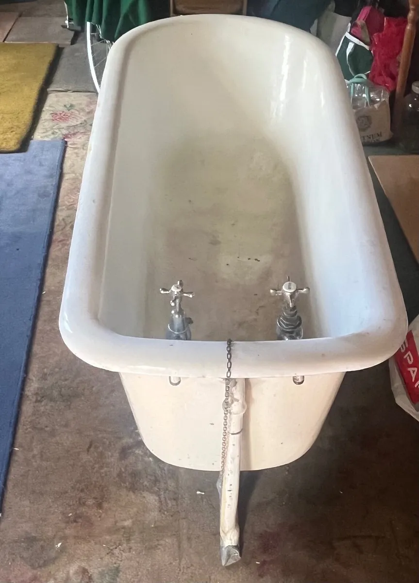Elegant Antique Original Cast-Iron Bath (6ft) - Image 3