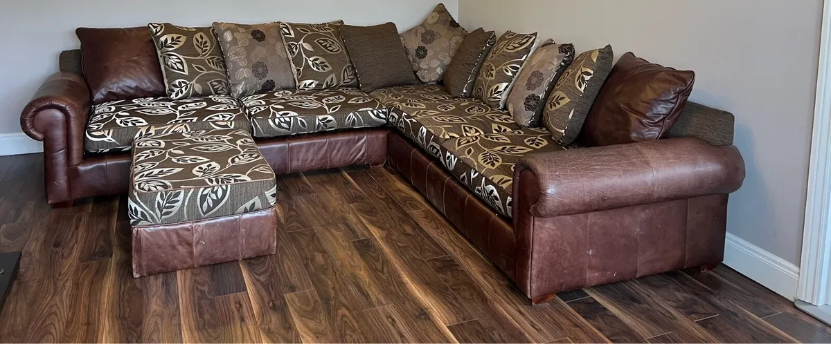 Couch - Image 2