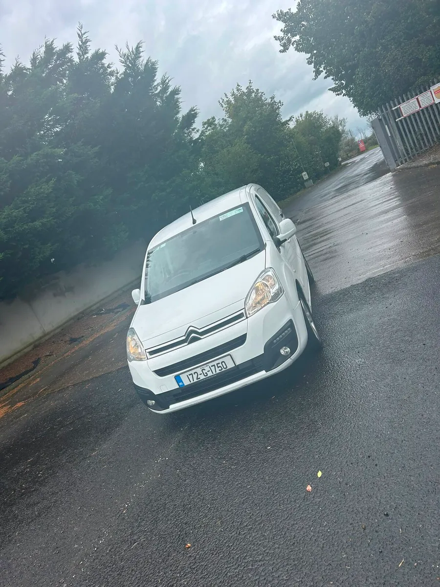 Van - Image 1
