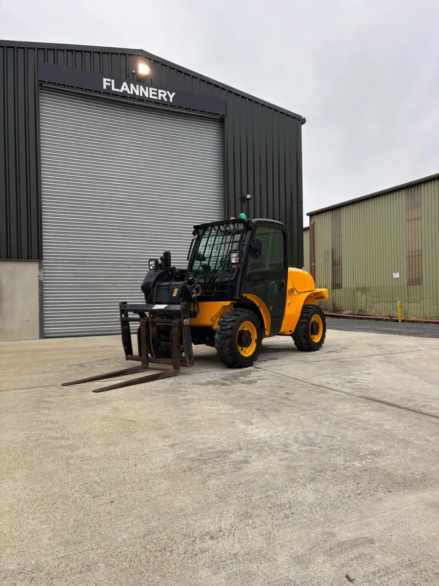 2021 JCB 520-40 - Image 2