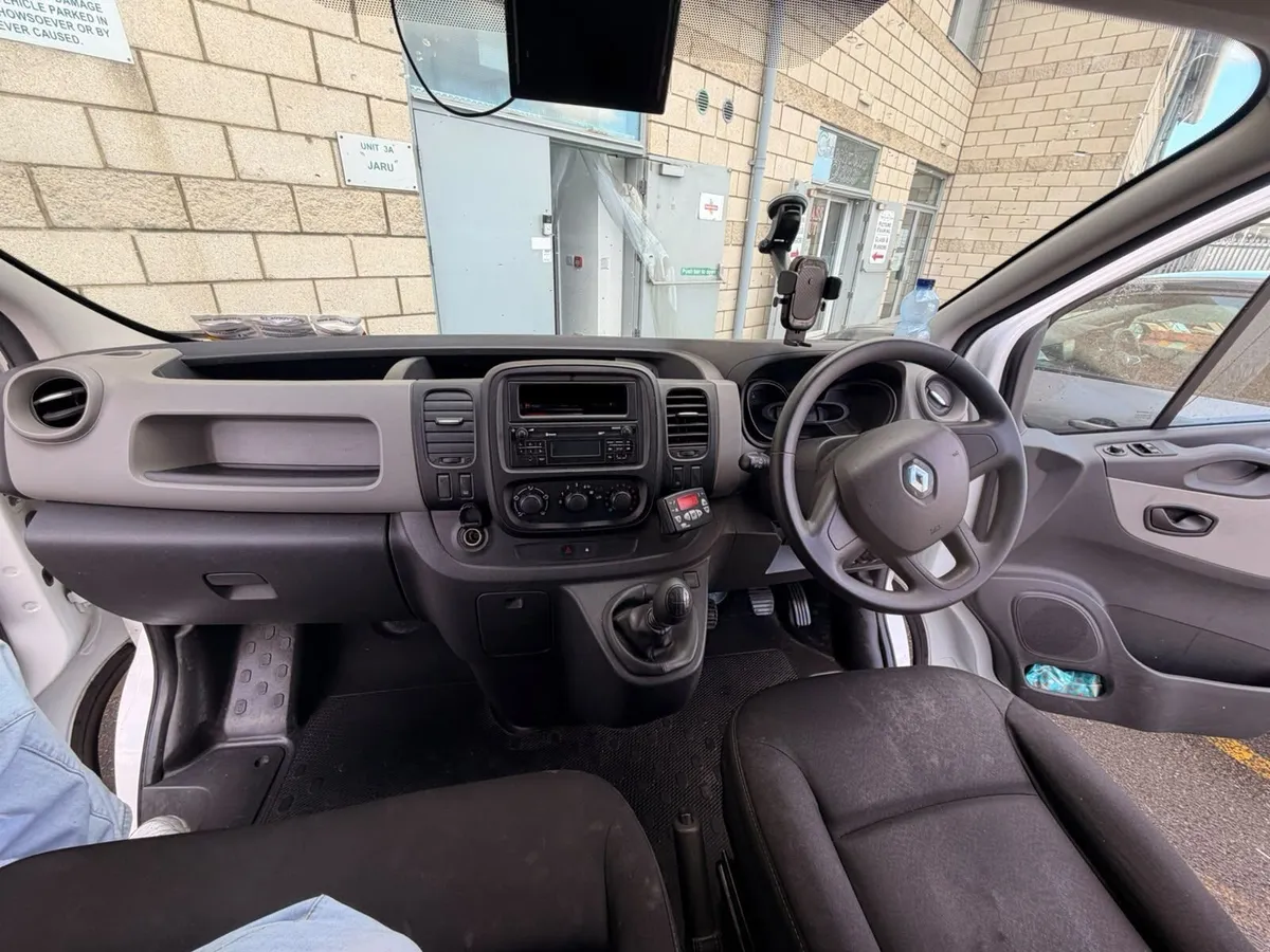 Renault Trafic 2017 - Image 3