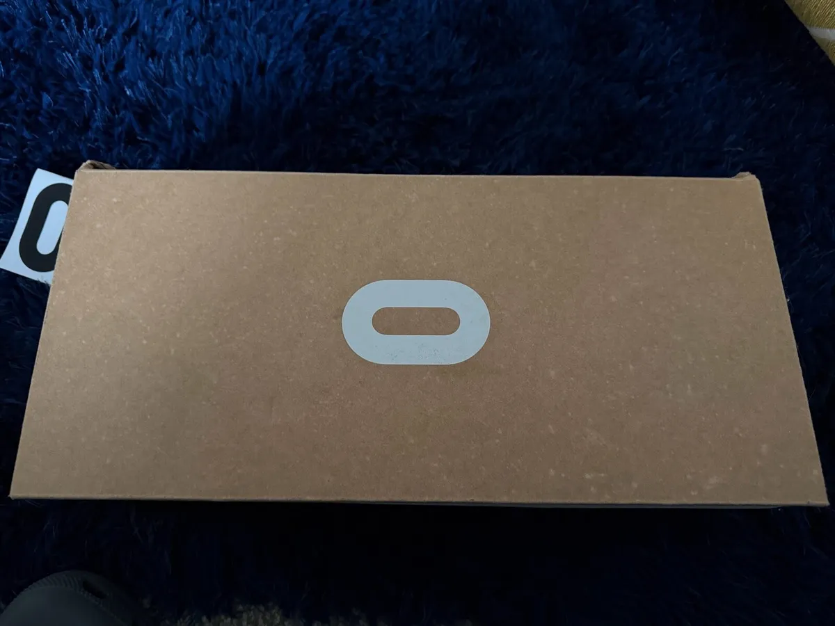 Oculus Quest 2 - Image 1