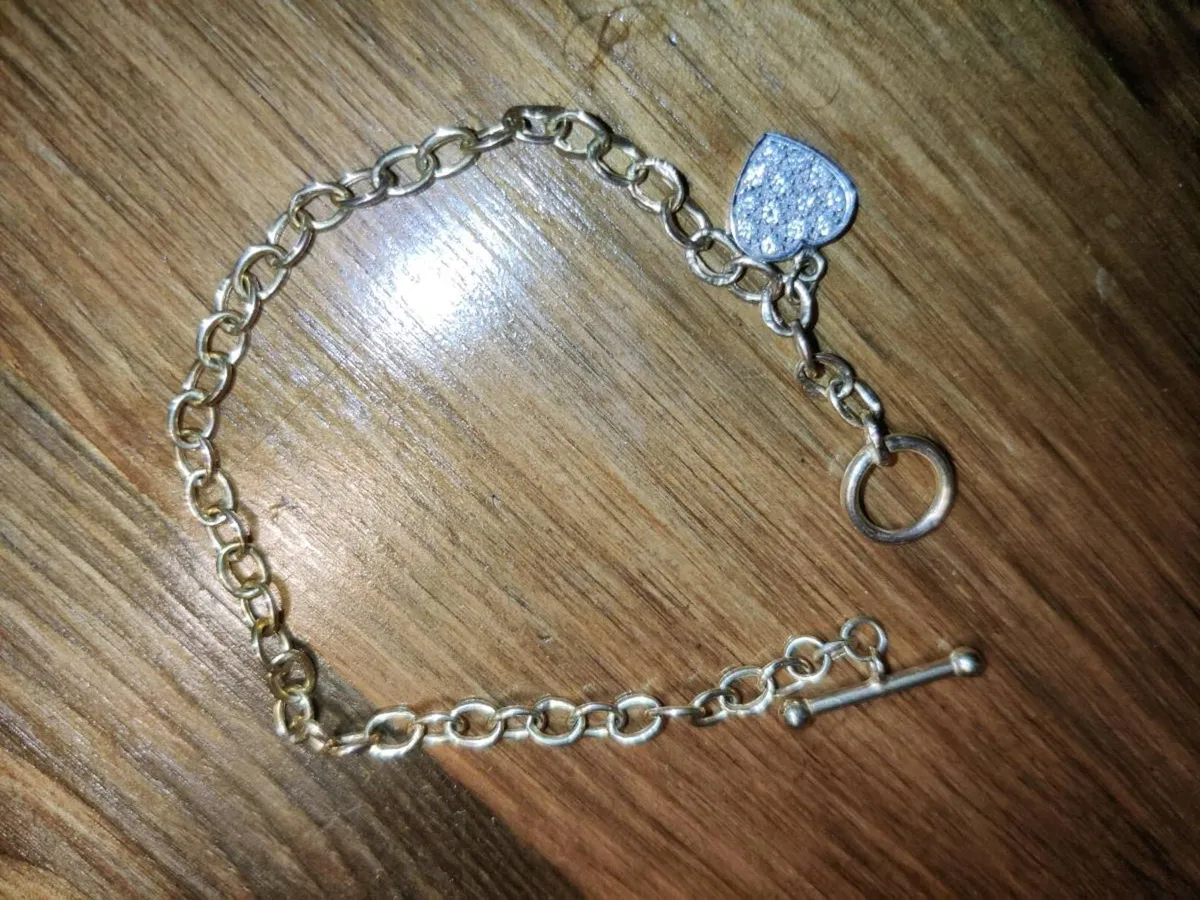 HEART OF GOLD T-BAR, 9CT SOLID Gold New Bracelet ! - Image 1