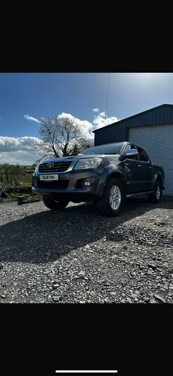2016 Toyota Hilux - Image 1