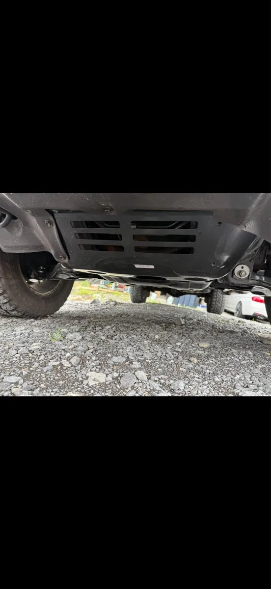 TOYOTA HILUX INVINCIBLE 2016 - Image 3