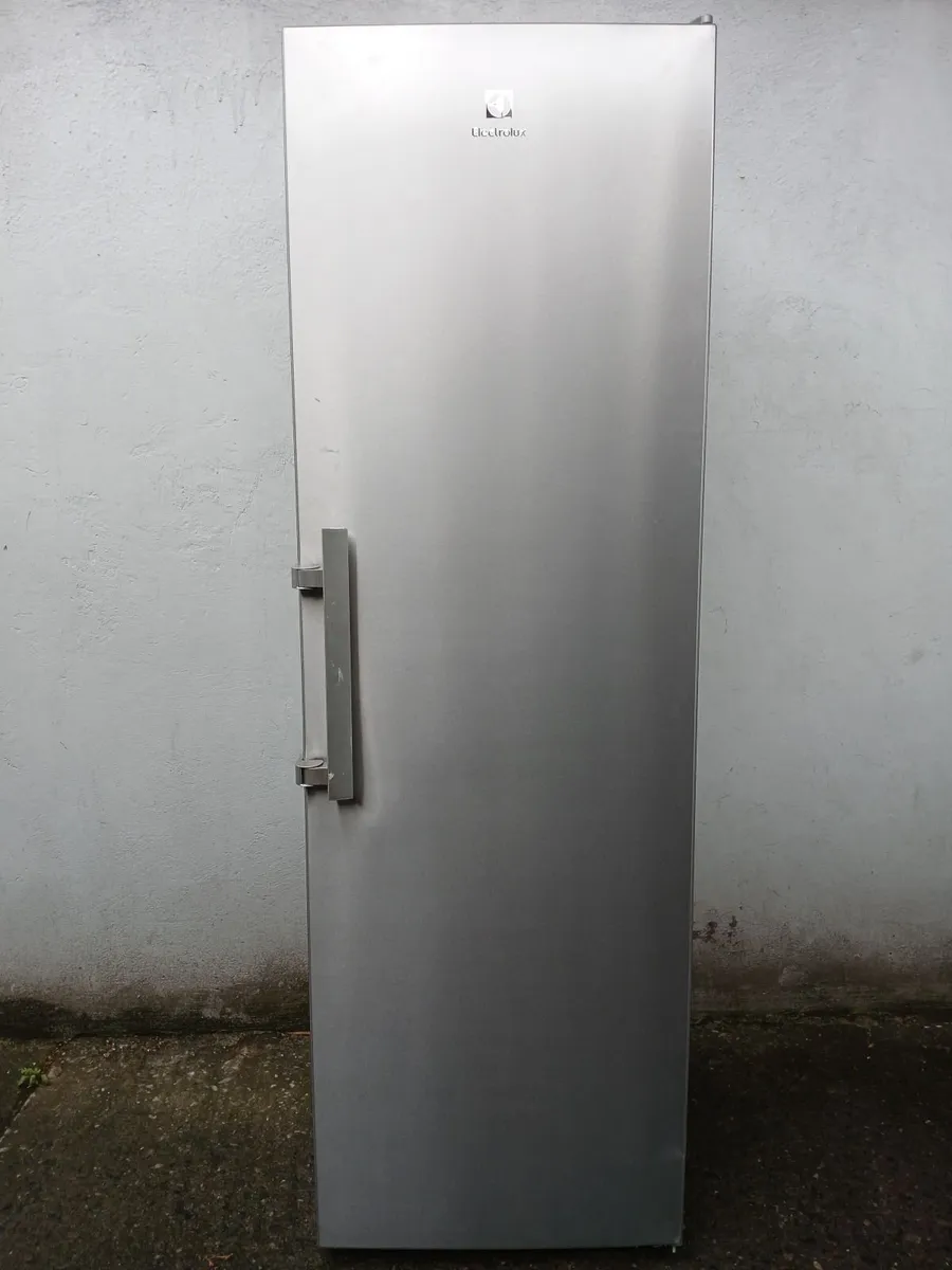 EX DISPLAY LADER FRIDGE   FOR SALE - Image 1