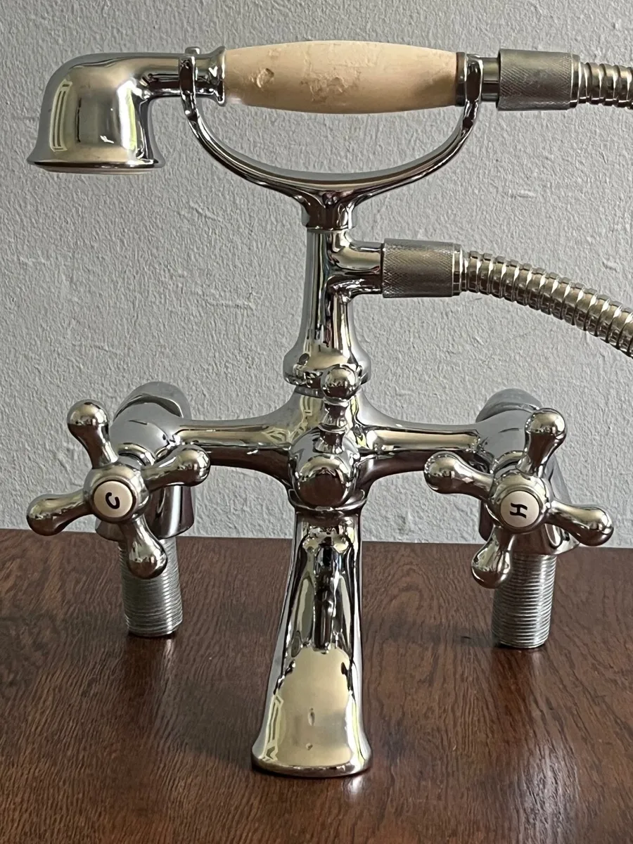 Traditional Chrome Bath Shower Mixer Tap & Handset - Image 2