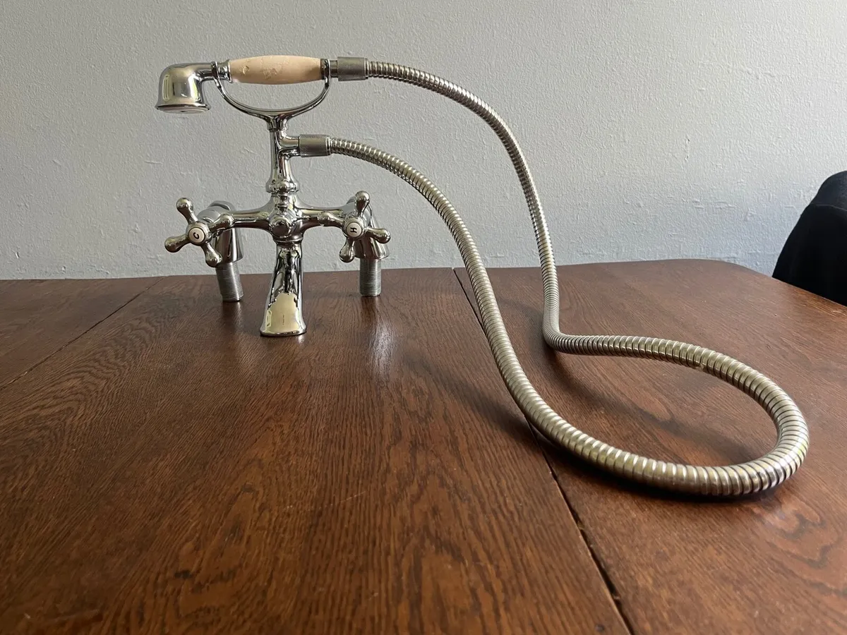 Traditional Chrome Bath Shower Mixer Tap & Handset - Image 4