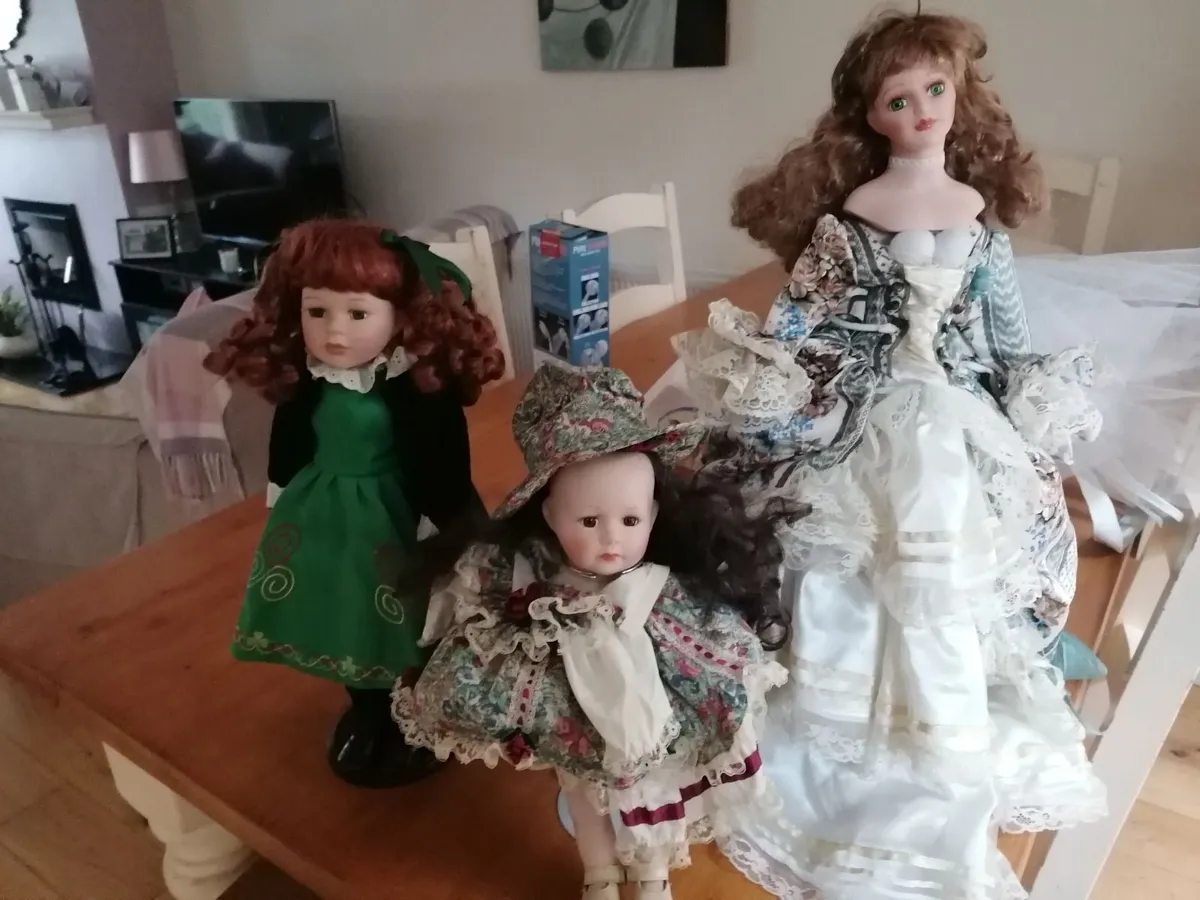 Dolls - Image 2