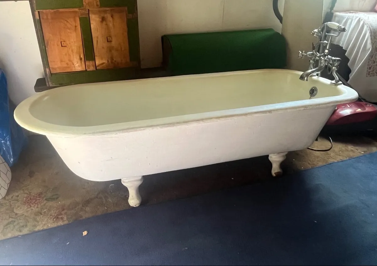 Antique Original Cast-Iron Bath (6ft) - Image 1