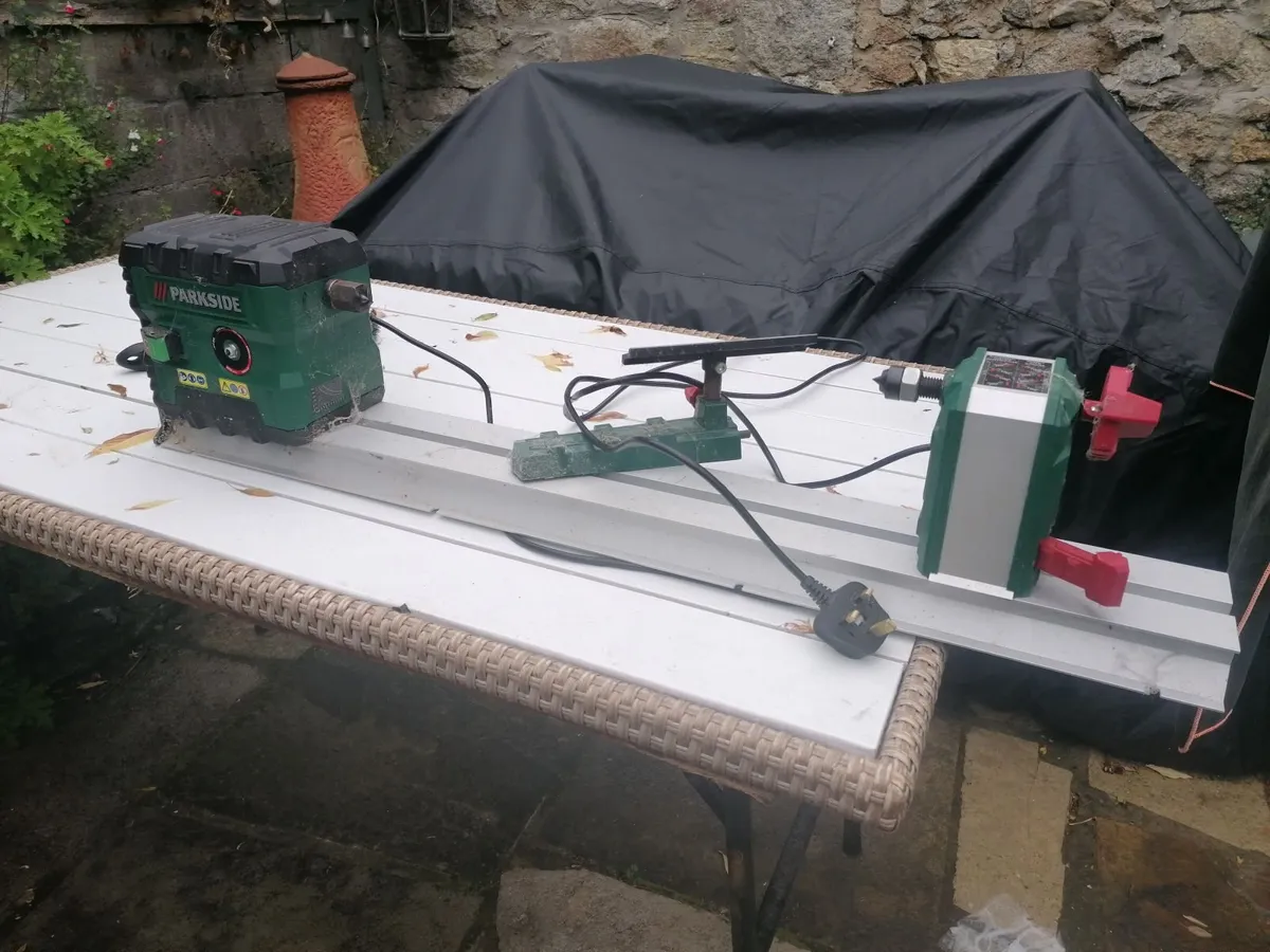 Small lathe - Image 2