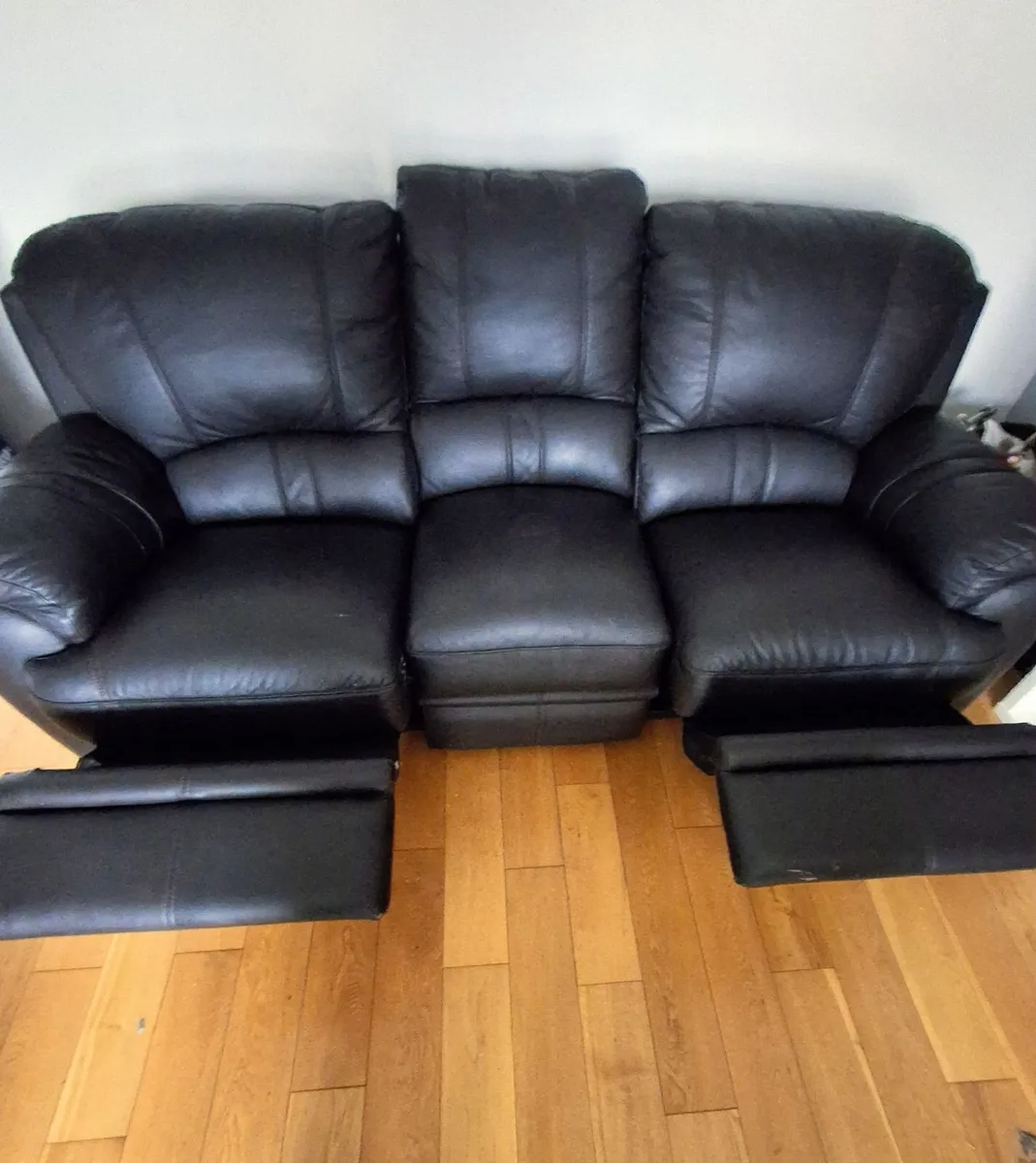 3 Seater Reclyning Sofa - Image 2