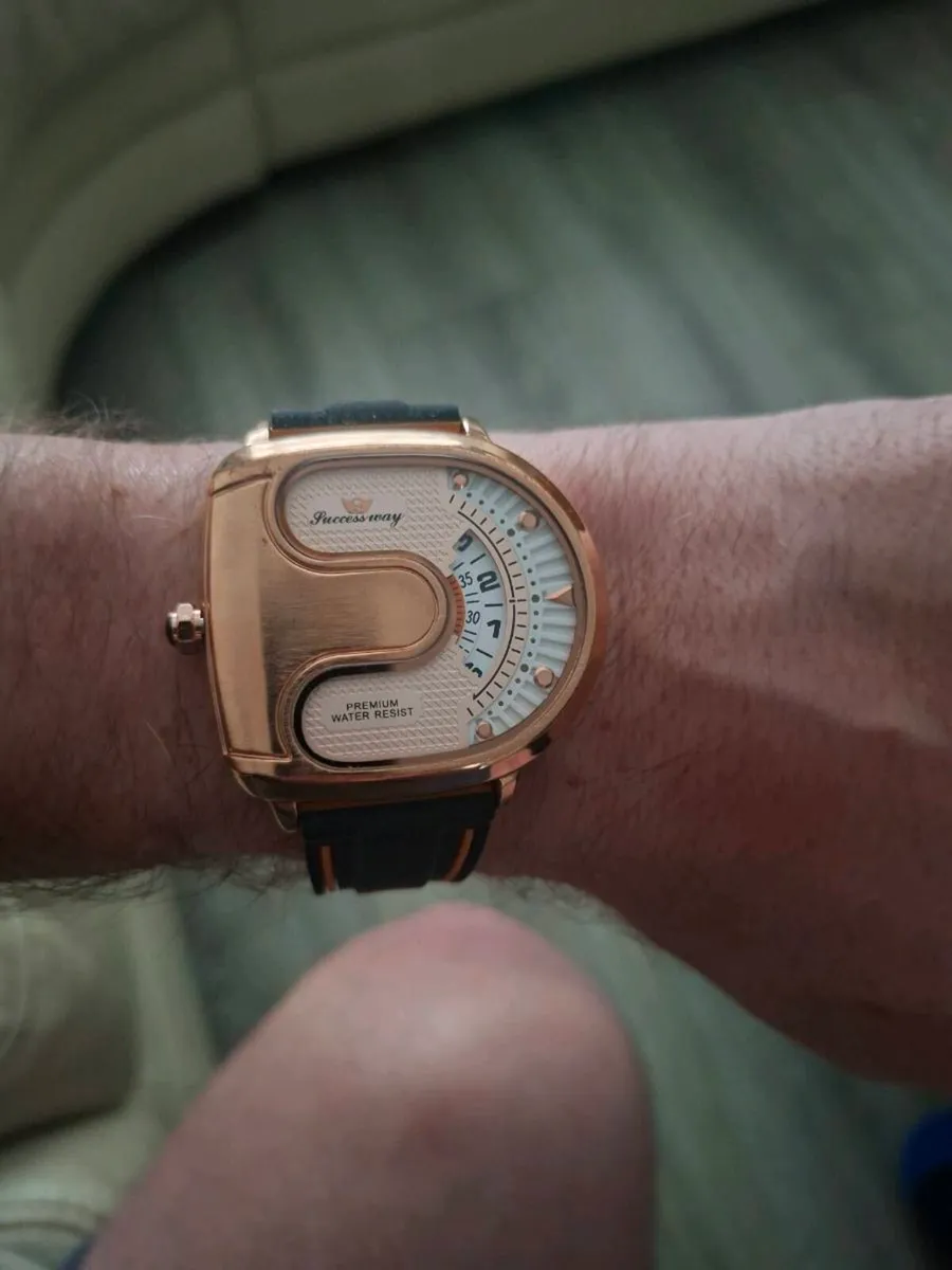 Asortment of mens watches - Image 4