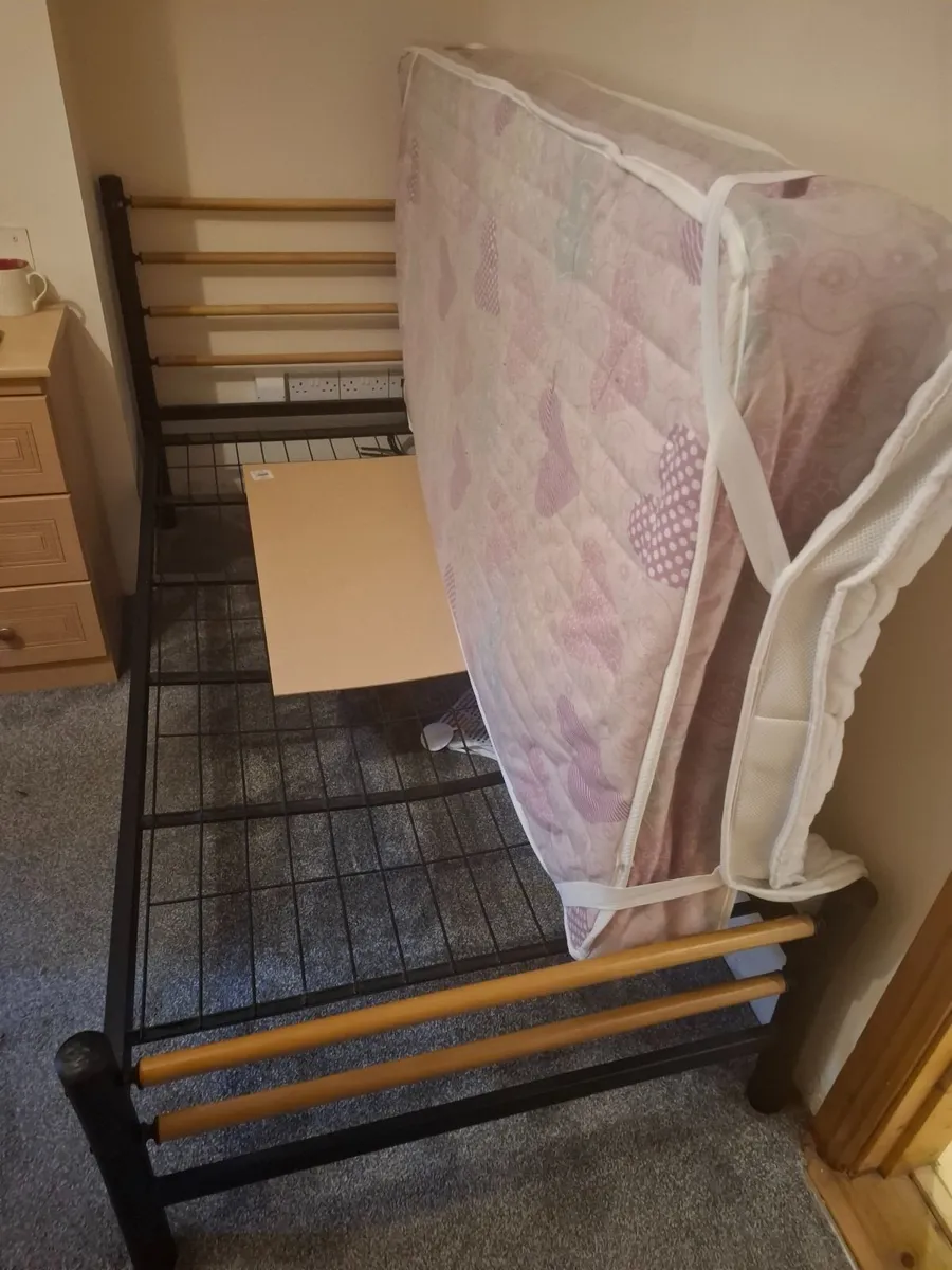 Beds - Image 1