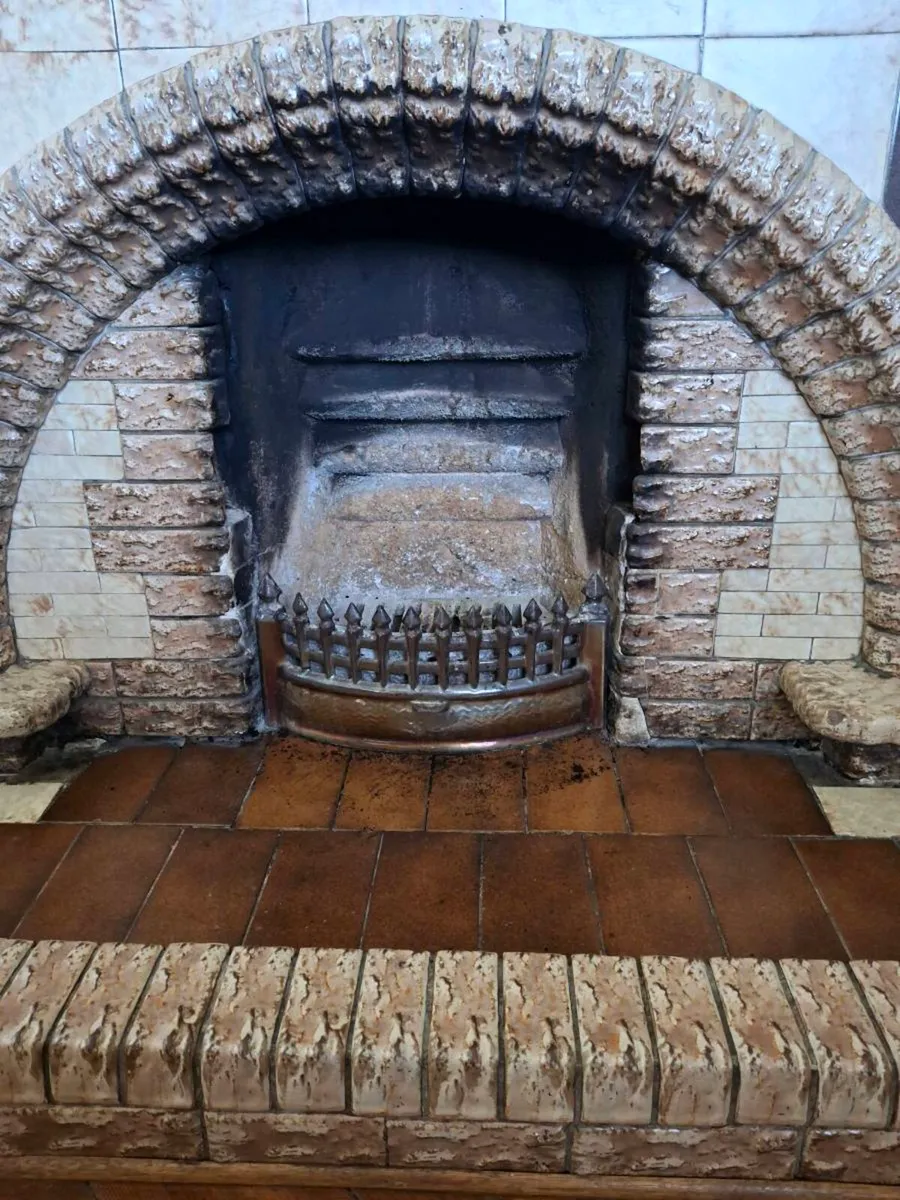 Antique tiled fureplace - Image 2