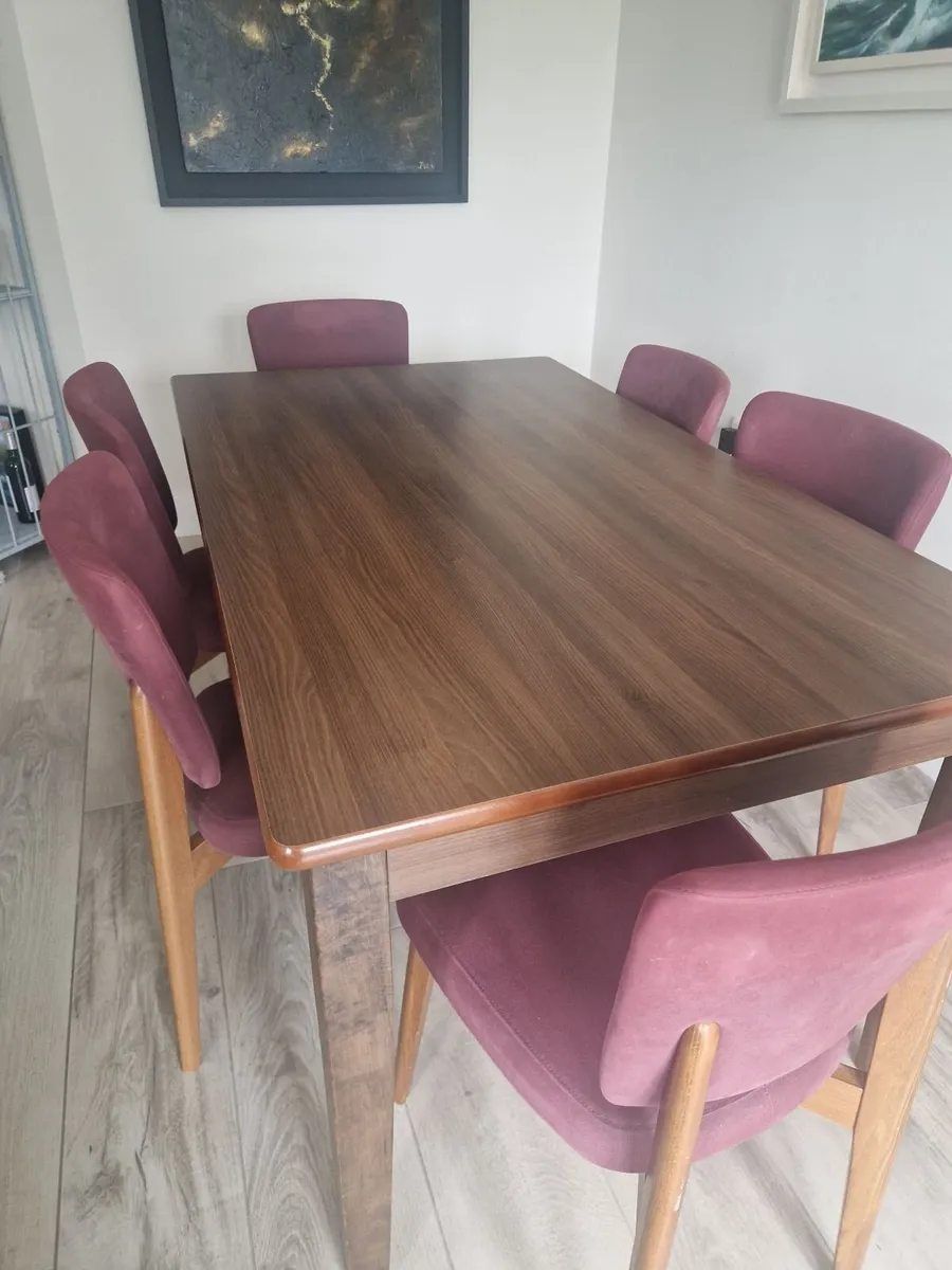 Table and Chairs - Image 1