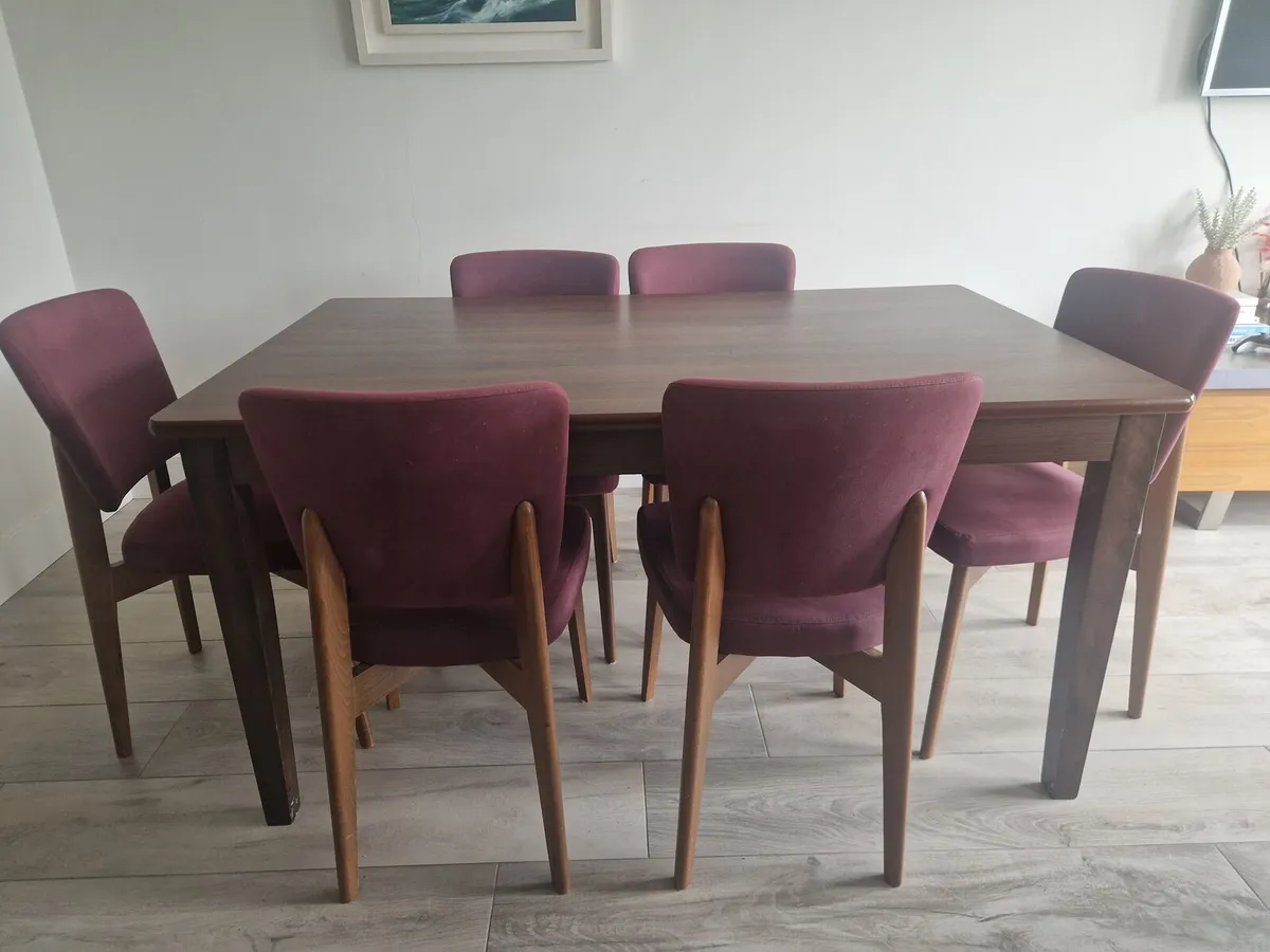 Table and Chairs - Image 2