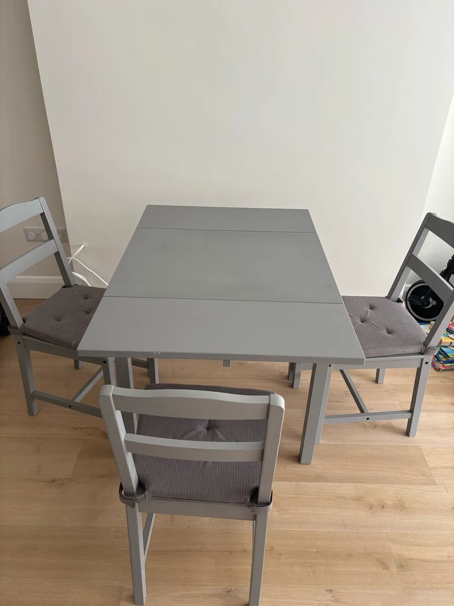 Drop leaf table and three chairs - Image 1