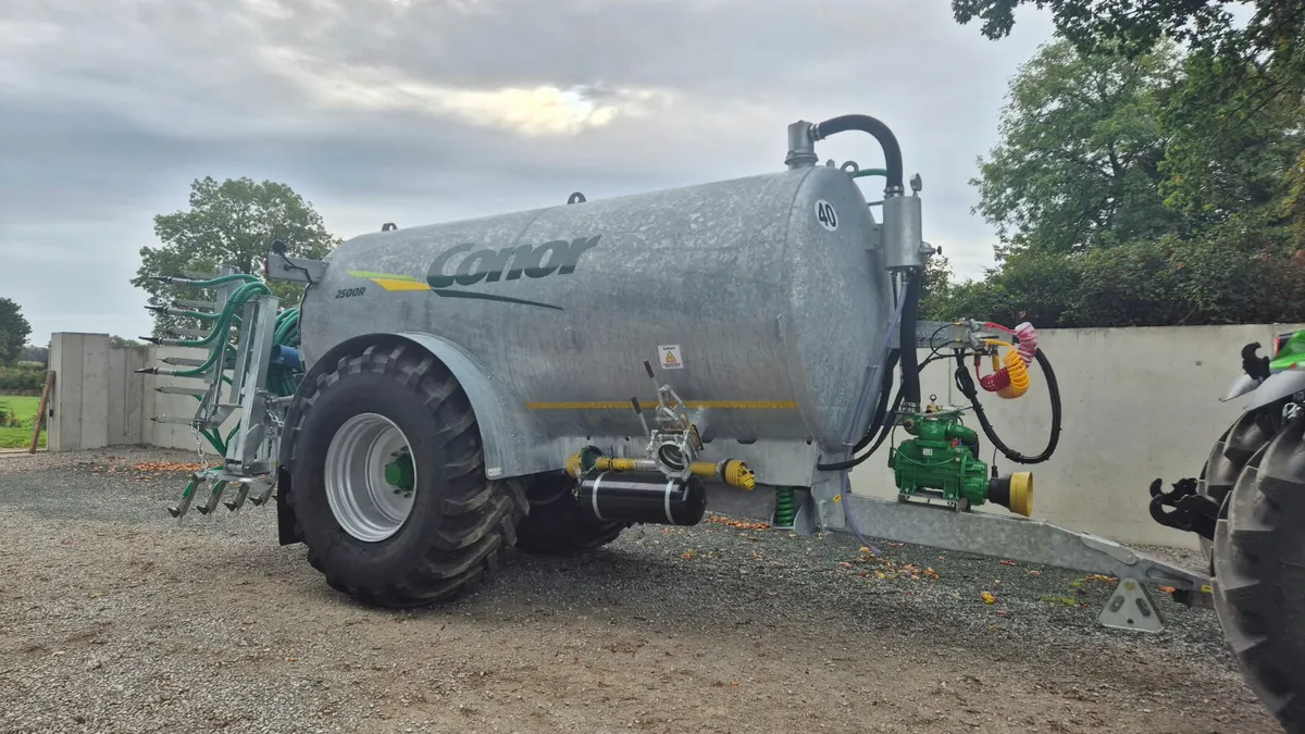 New Conor 2500R Tank Cpl with 7.5Mtr Shoe - Image 2