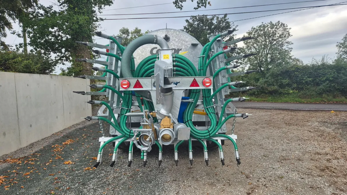 New Conor 2500R Tank Cpl with 7.5Mtr Shoe - Image 3