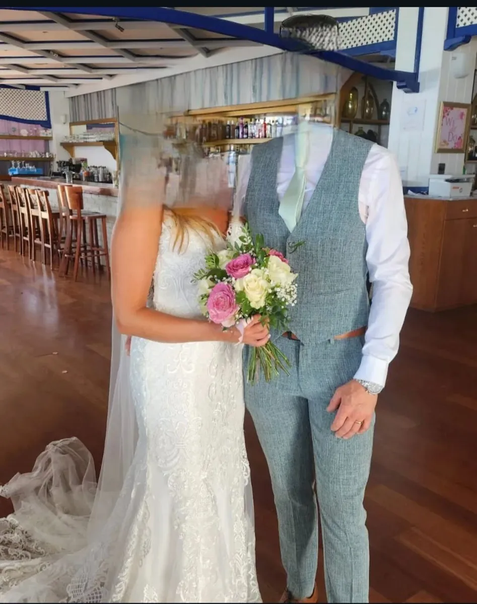 Wedding dress - Image 2