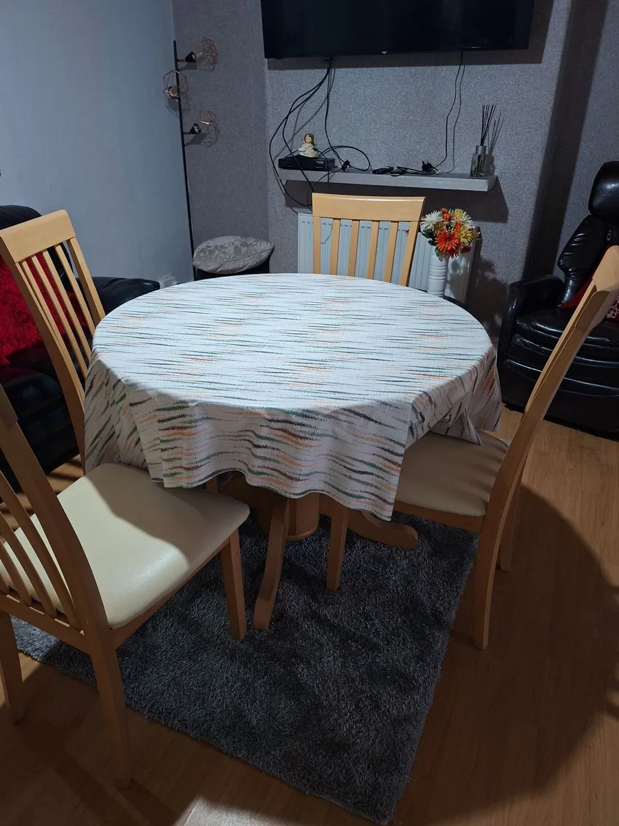 Dining table and chairs - Image 3