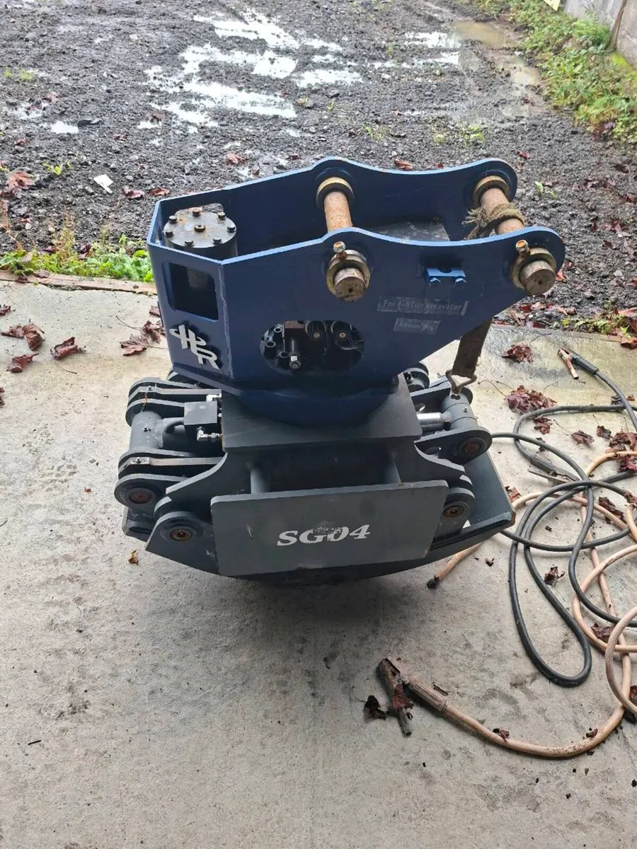 Rotating log grapple - Image 1