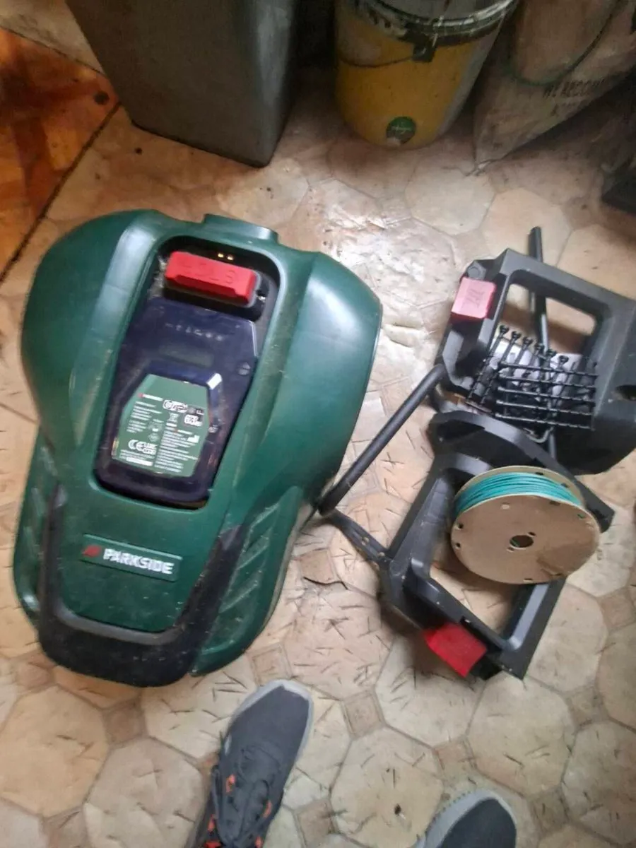 robotic  lawnmower  Parkside - Image 2