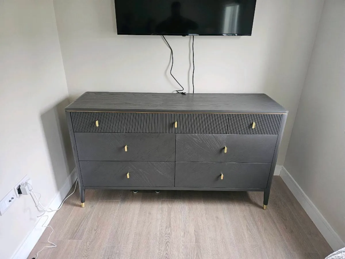 Renaissance - Darcy 7 drawer dressing chest. - Image 2