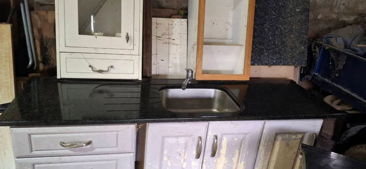 Black granite/quartz sink - Image 1