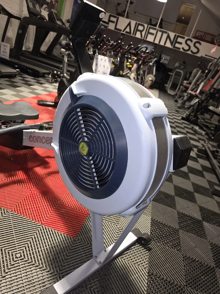 🚨 PRE-OWNED CONCEPT2 ROWER – €870 🚨 - Image 1