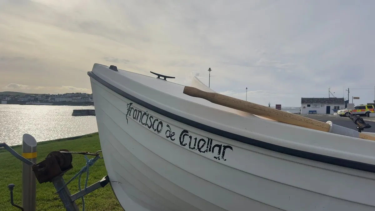 Fishing Boat with Engine - Image 3
