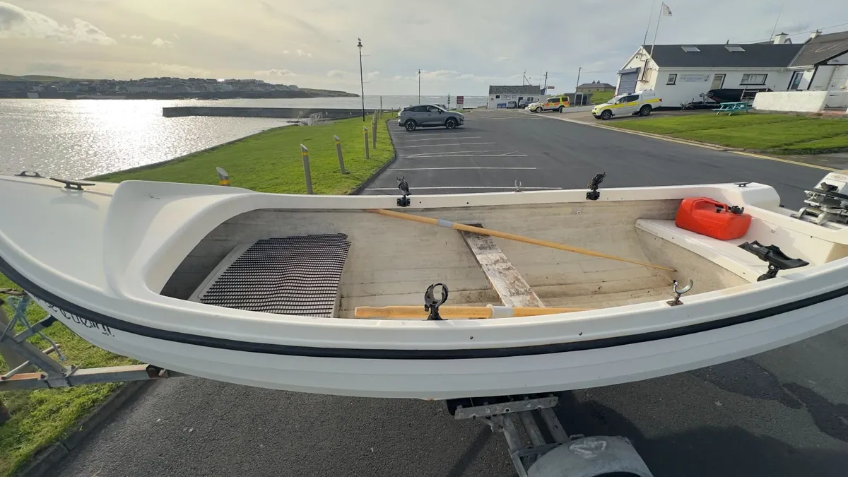Fishing Boat with Engine - Image 2