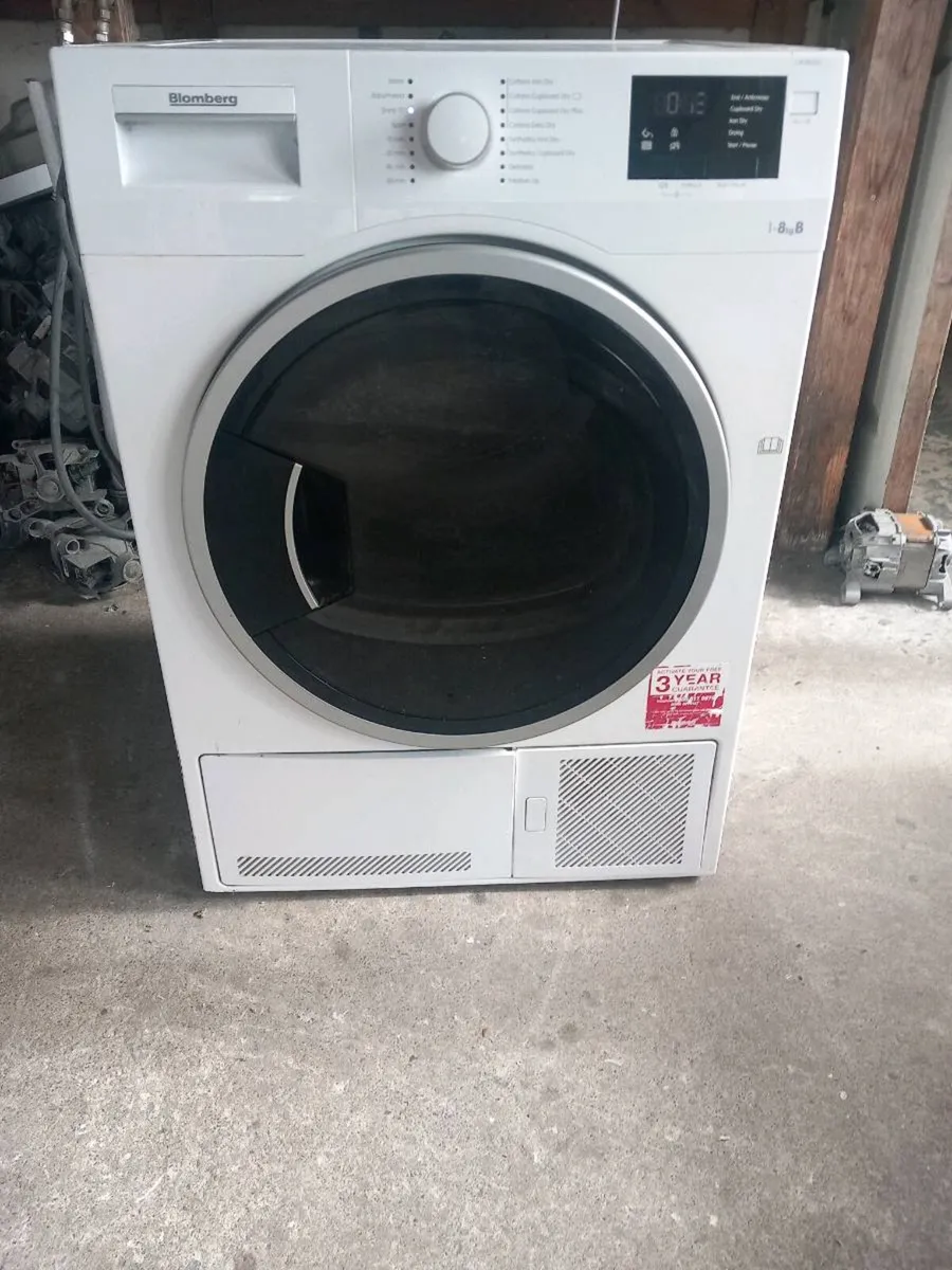 Blomberg 8kg condenser dryer - Image 1