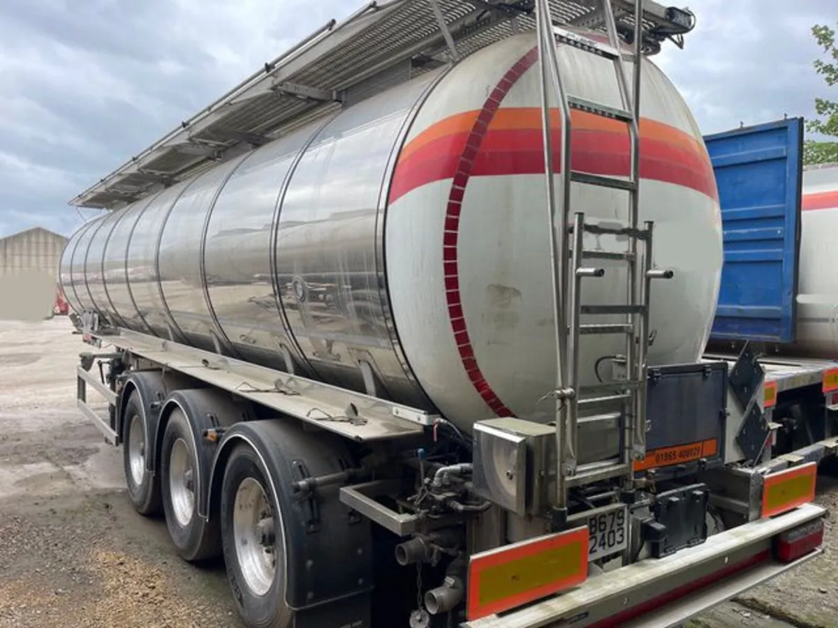 2016 LAG 30,000L Stainless steel tanker ADR - Image 2