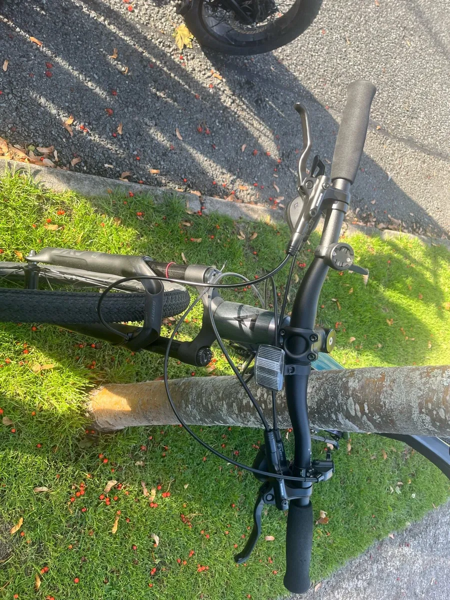 Giant roam bike - Image 2