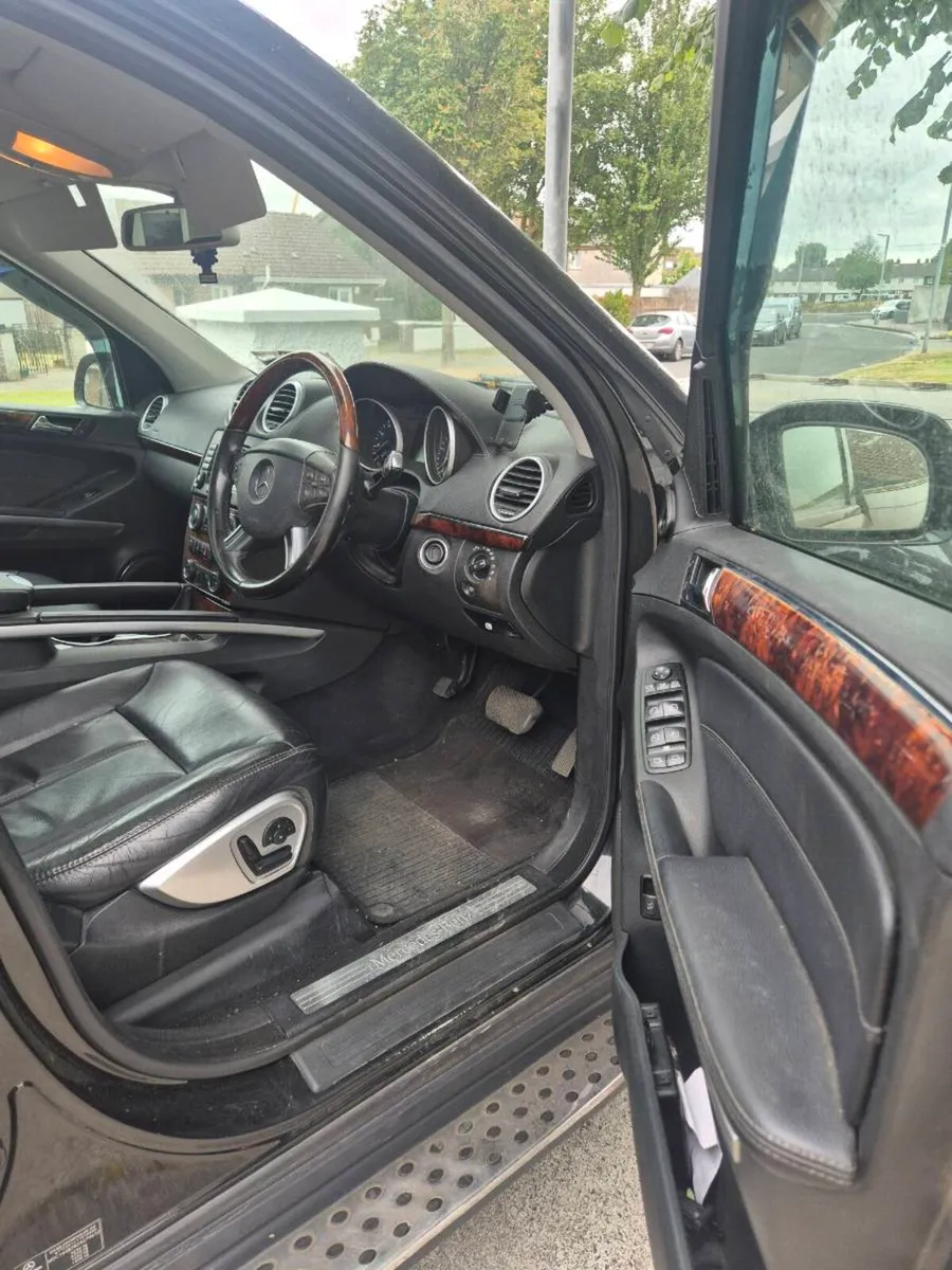 Mercedes Gl 420 , V8 - Image 2