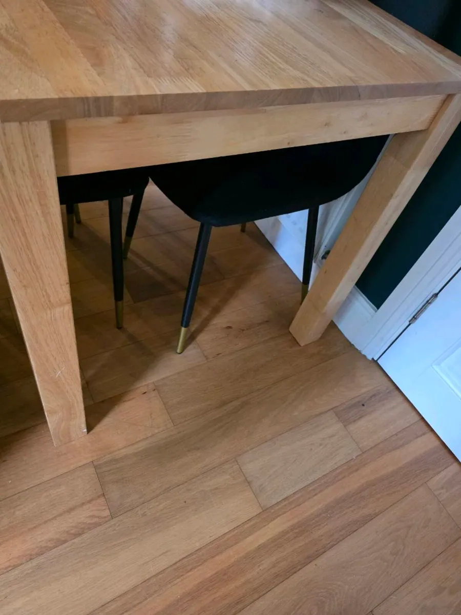 Kitchen table - Image 1