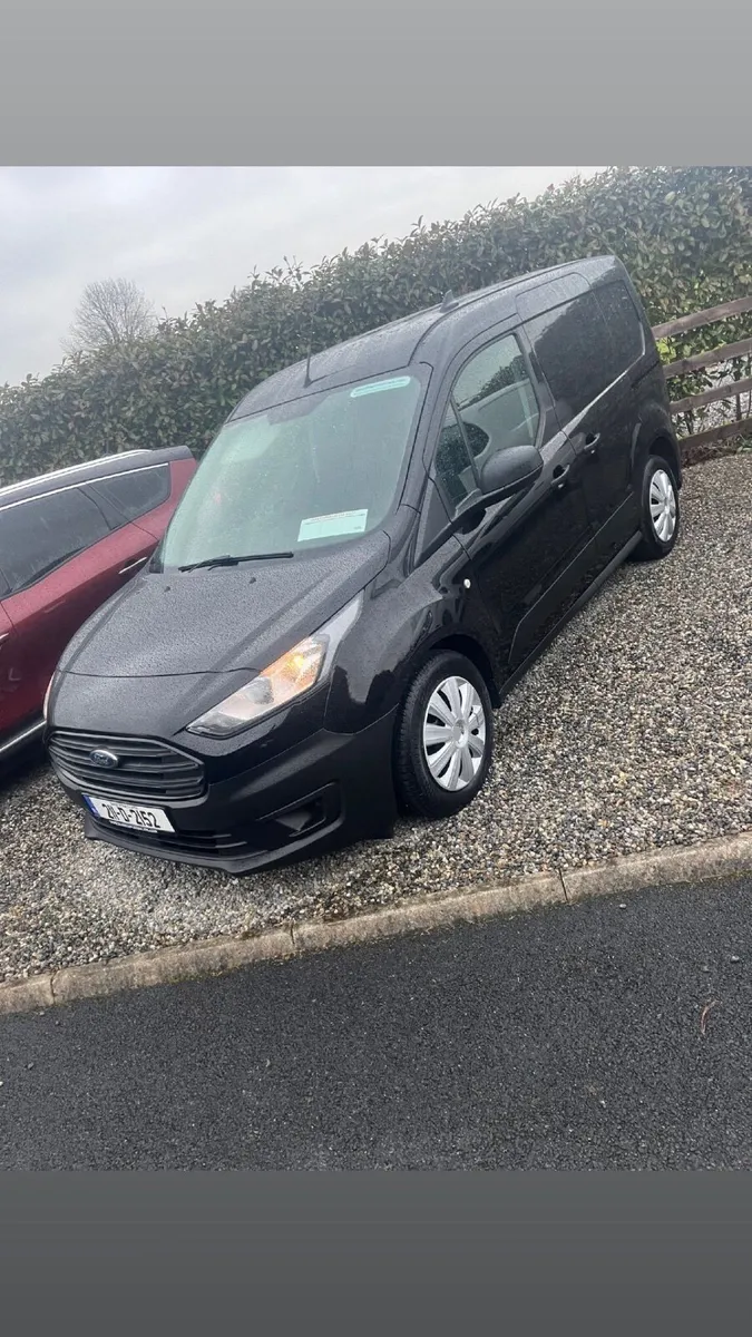 Ford Transit Connect 2022 - Image 2