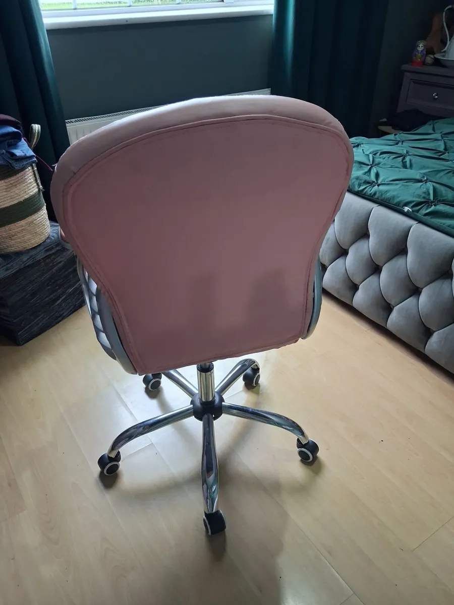 Beauty chair - Image 2