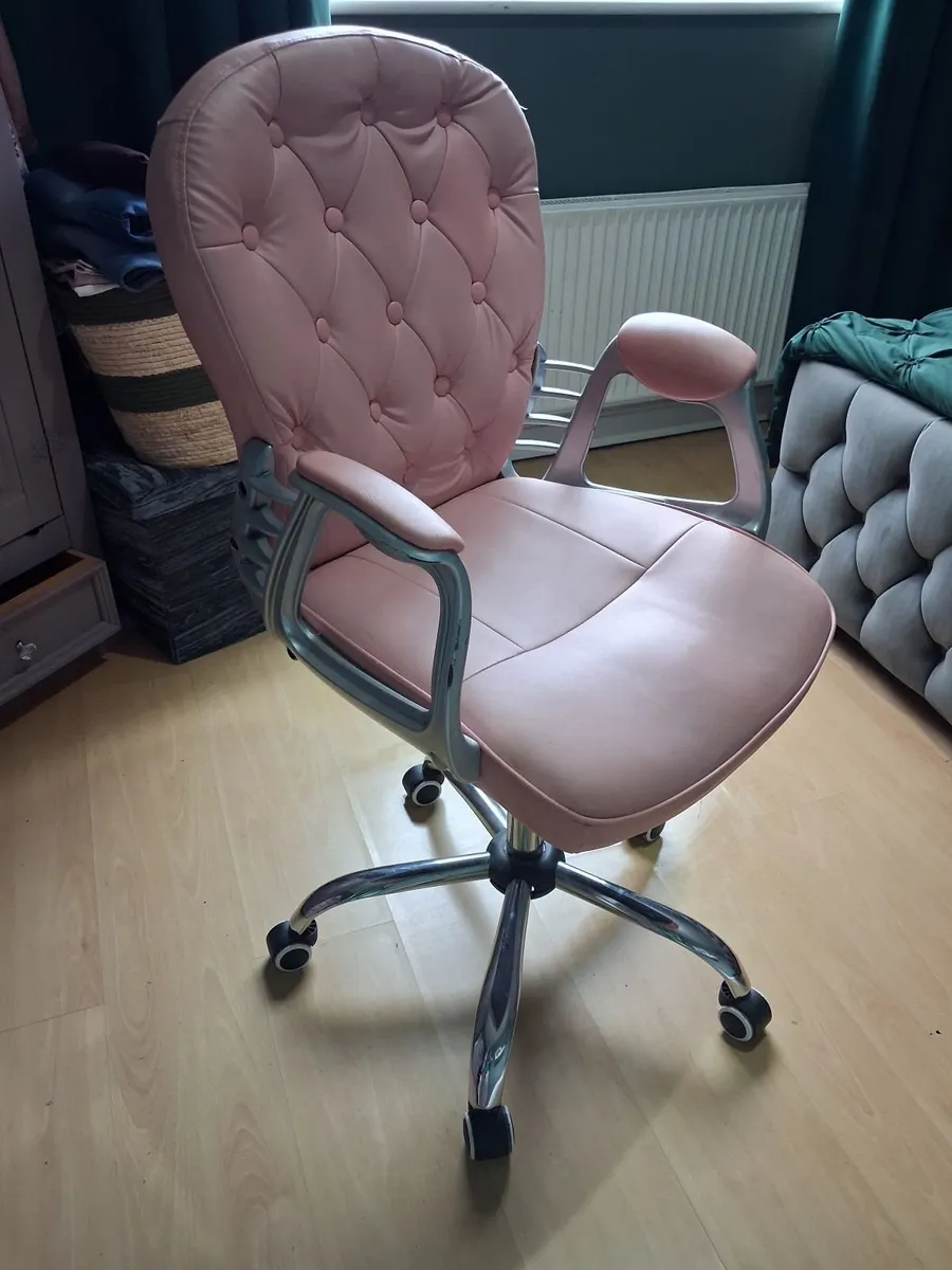 Beauty chair - Image 4