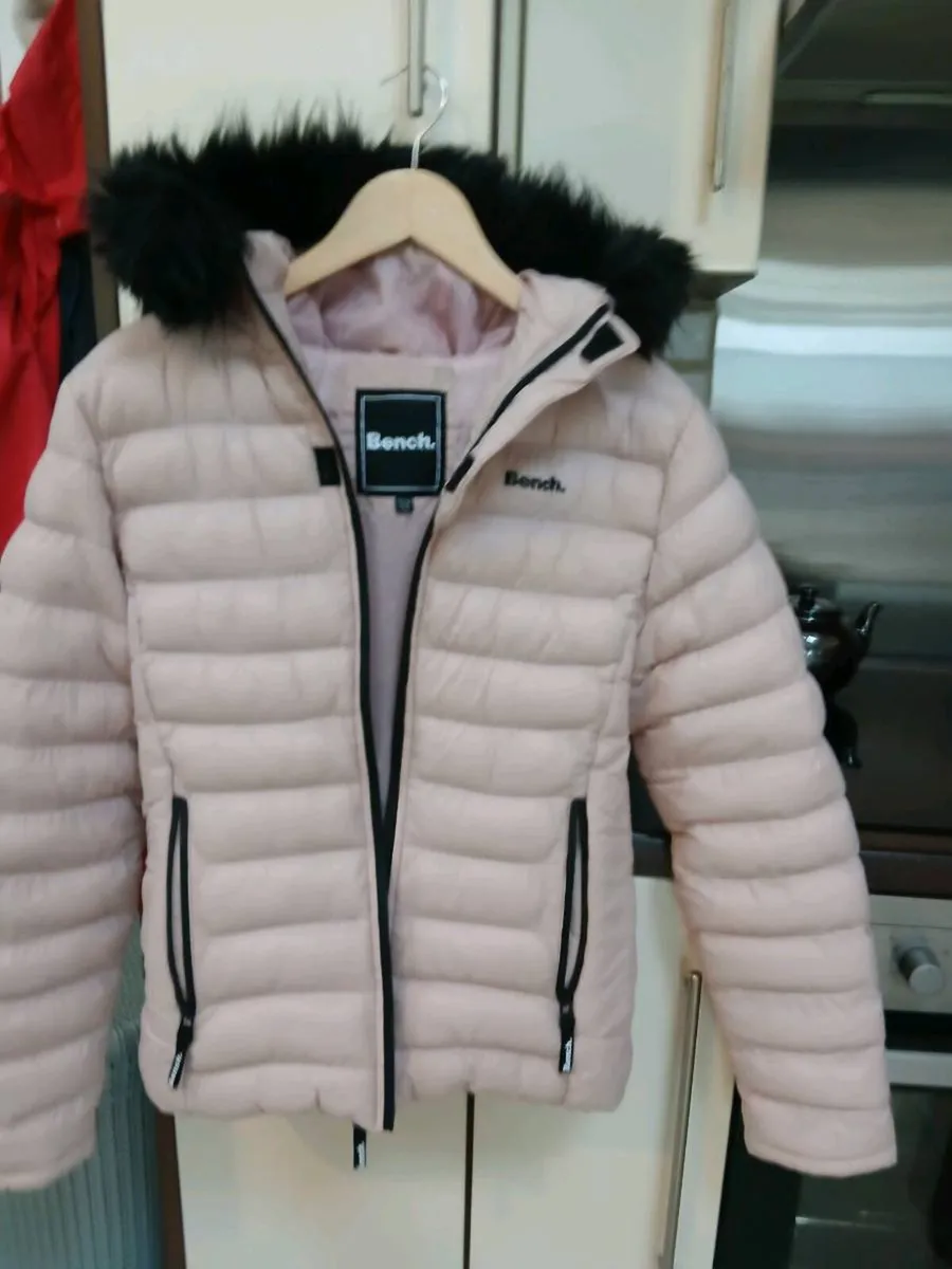 BENCH LADIES PINK JACKET LIKE NEW - Image 2