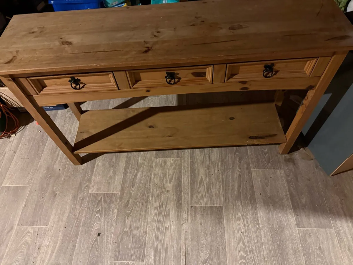 Hallway table - Image 1