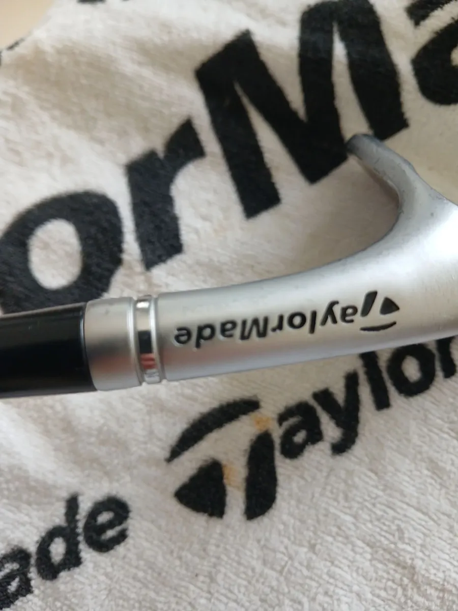 Taylormade wedge 54.11 with milled grind raw face - Image 4