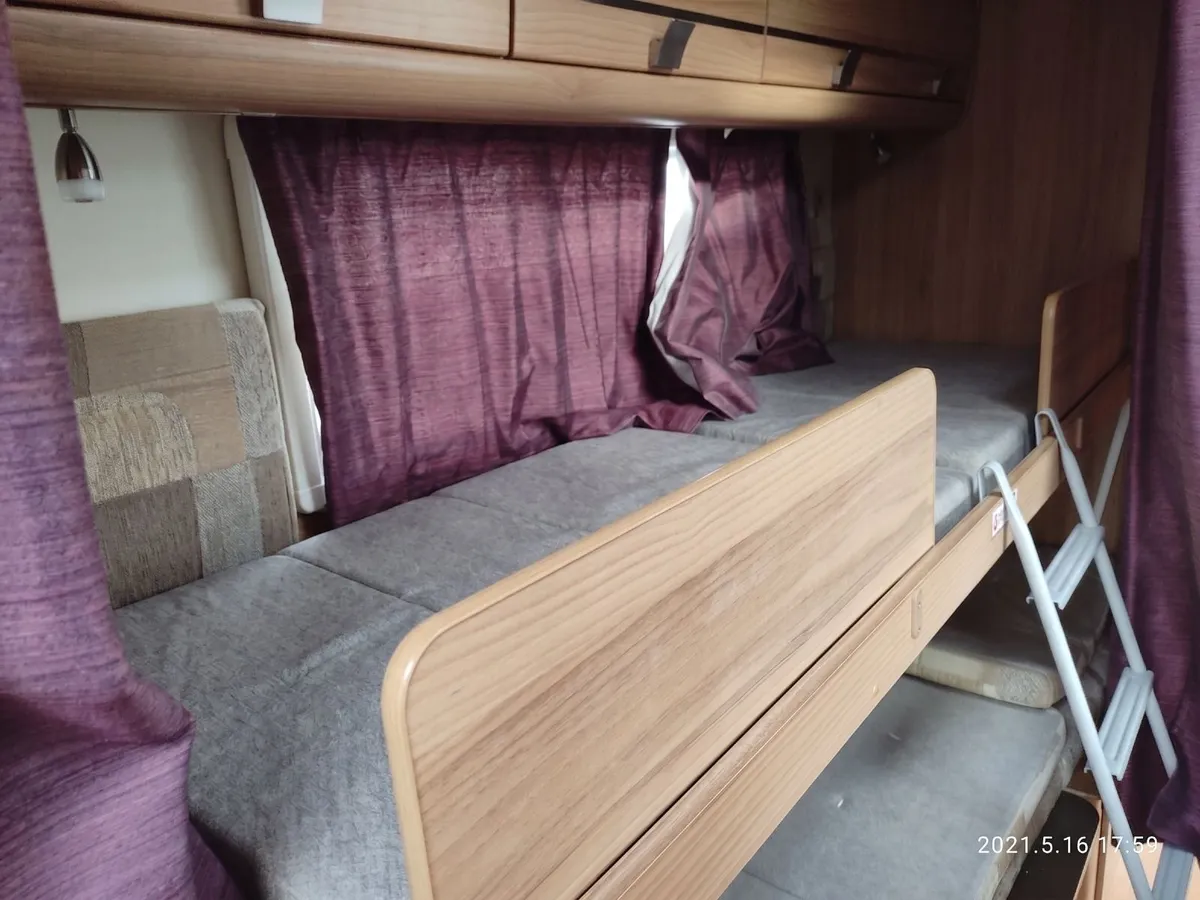 Pegasus Caravan - bunk beds & 'full-sized bathrom - Image 4