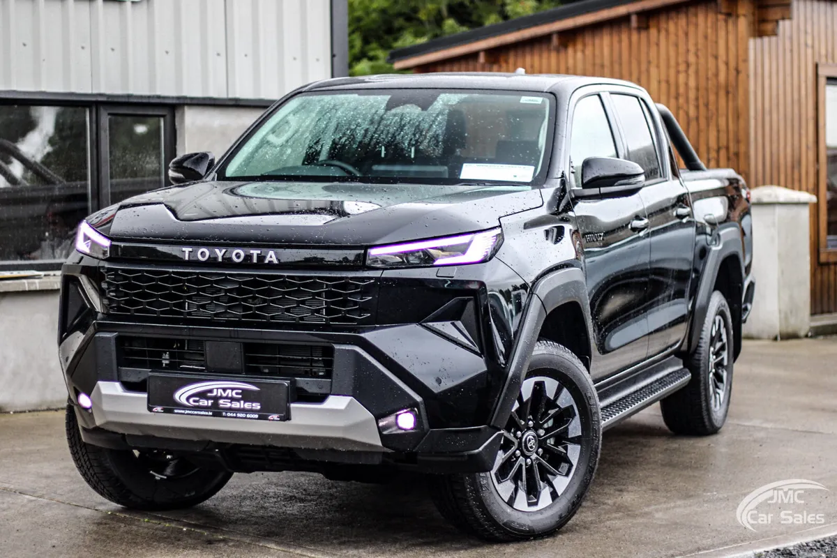 2026 TOYOTA HILUX INVINCIBLE - Image 1