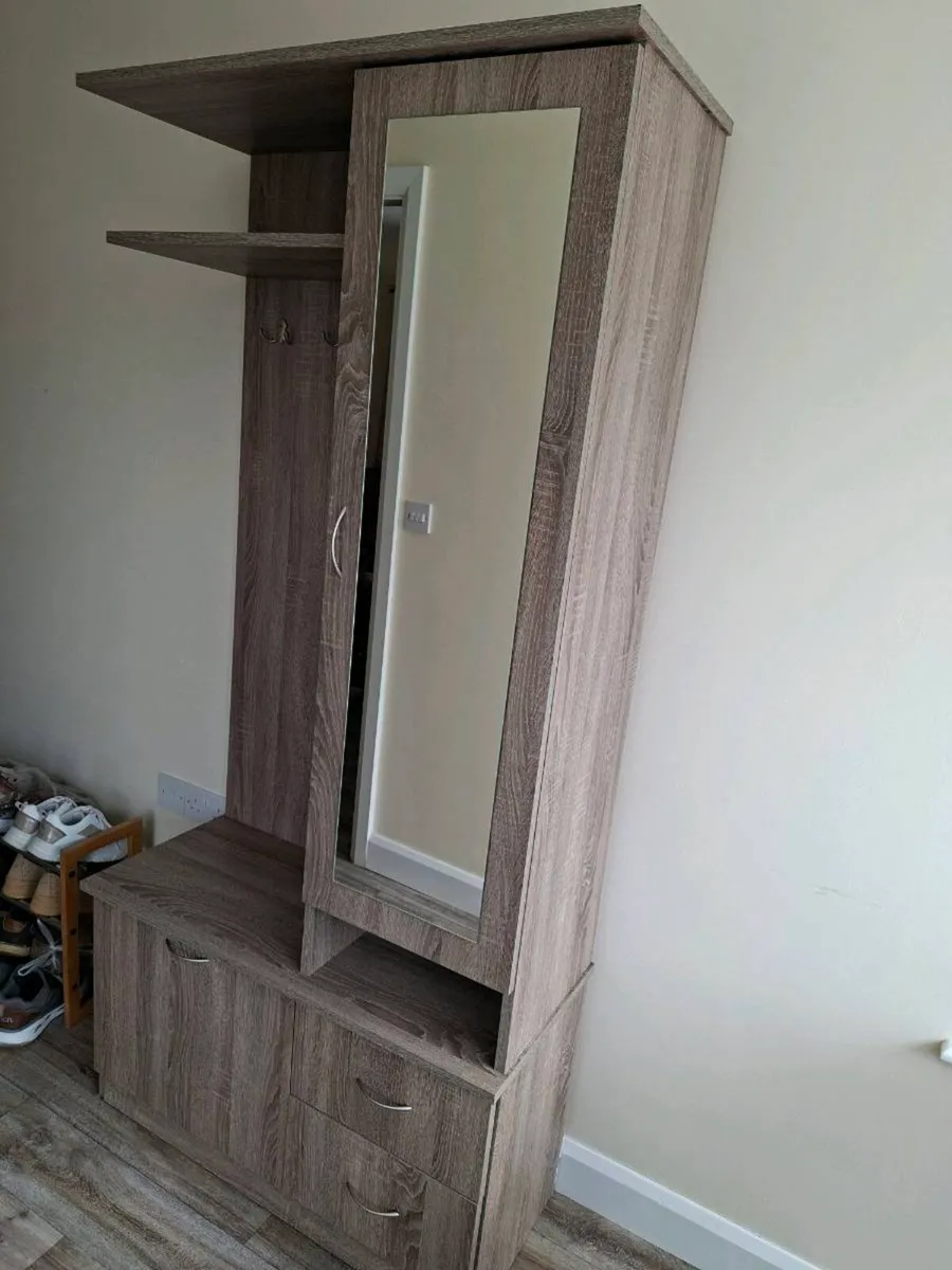Hallway storage - Image 1